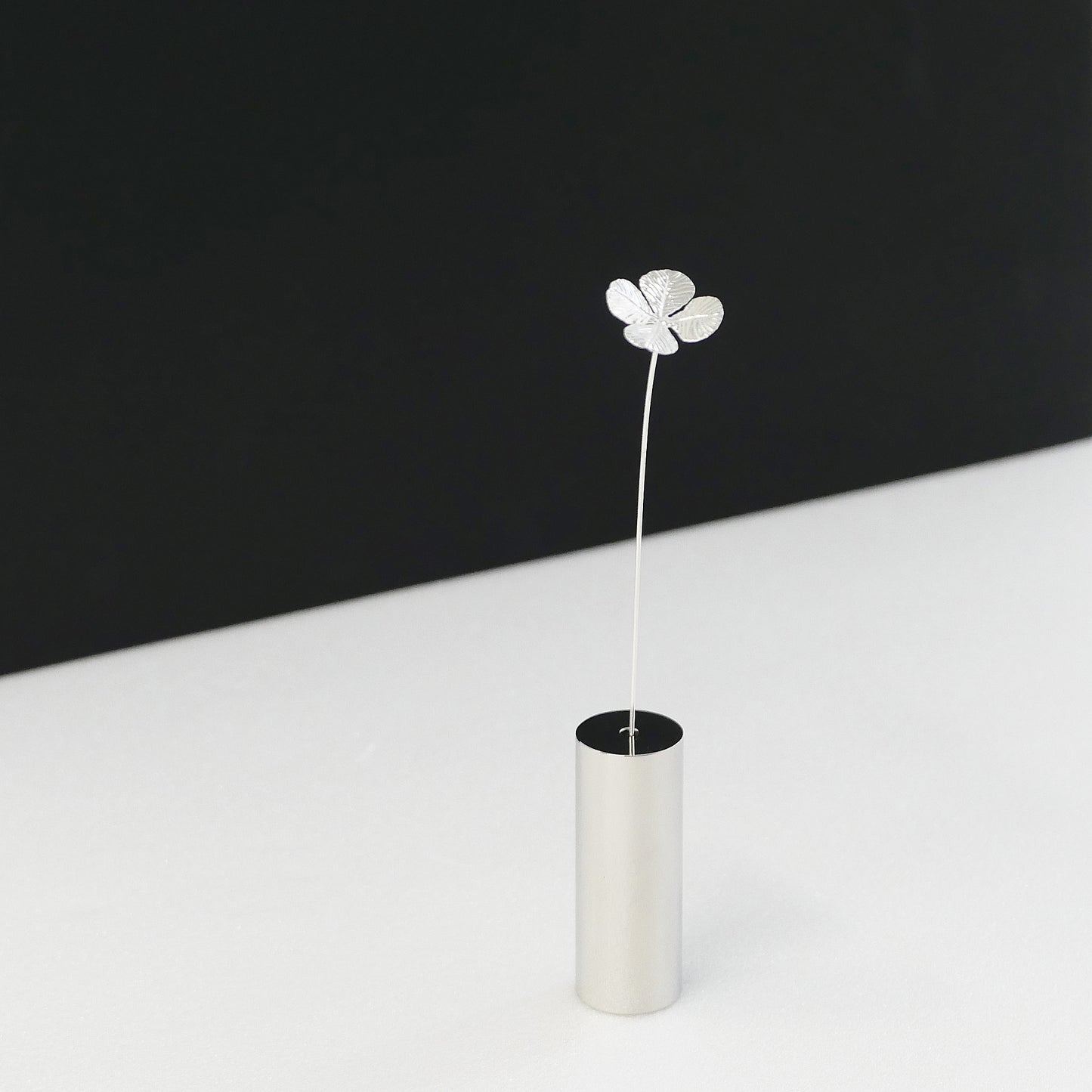 四つ葉モチーフのシルバー925製一輪挿し|Vita Ramus Botanical Objet|JFS001