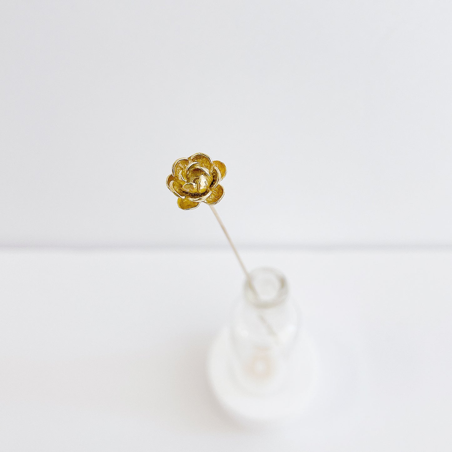 小さな薔薇の一輪 オブジェ ガラス瓶付 vrin34