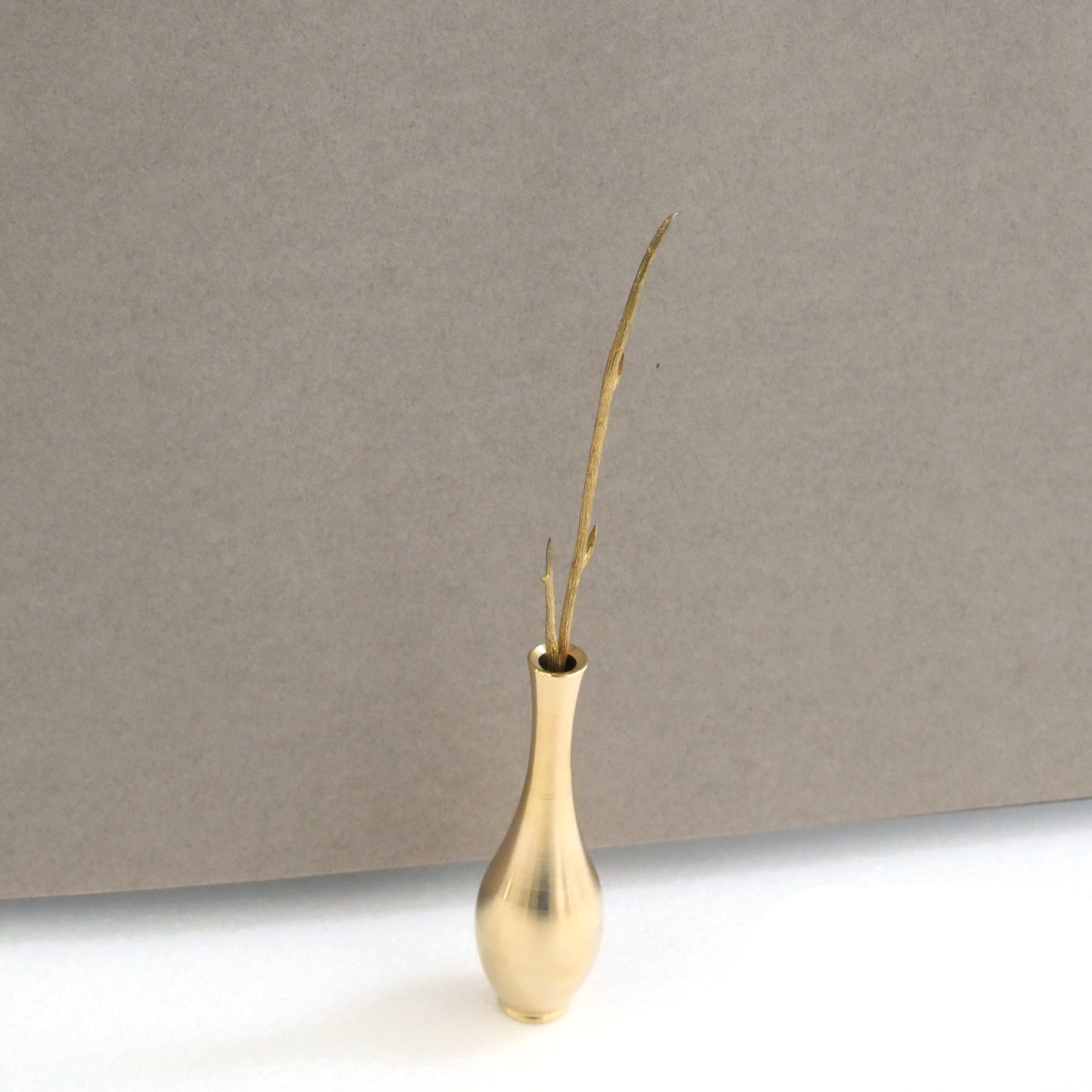 ささやく 枝 真鍮製一輪挿しオブジェ JF039