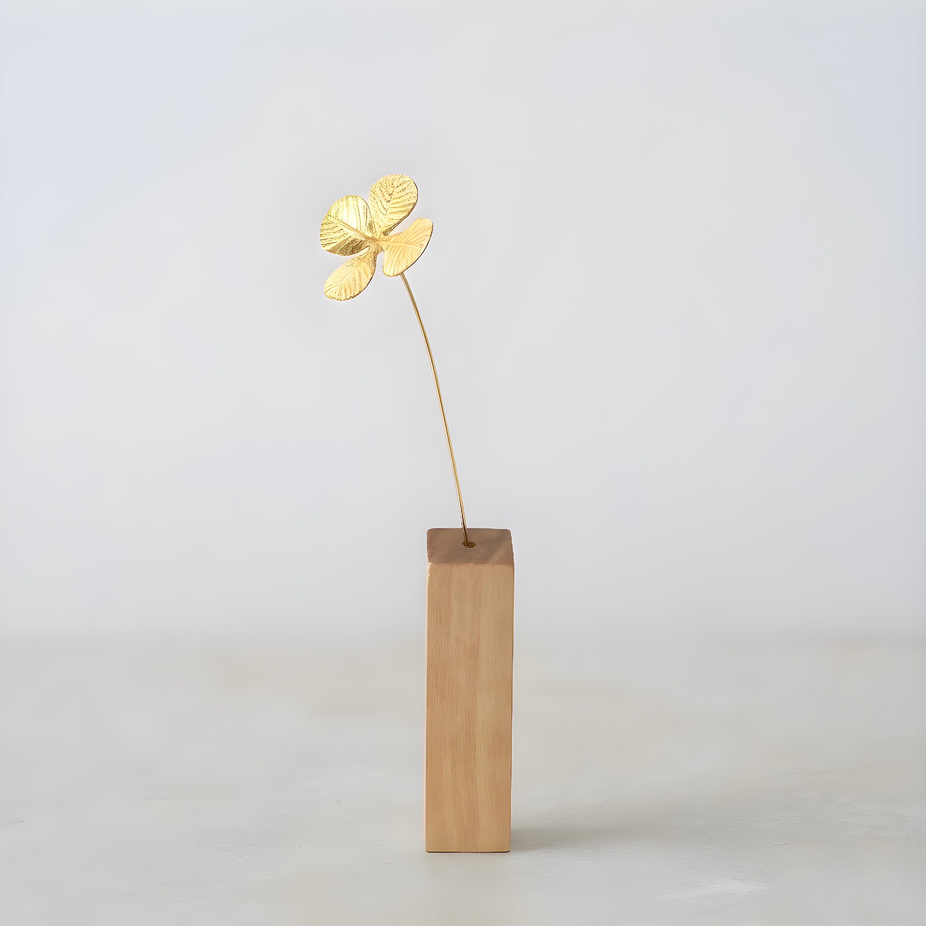 クローバーモチーフ 真鍮ミニオブジェ｜選べる木製花瓶付き