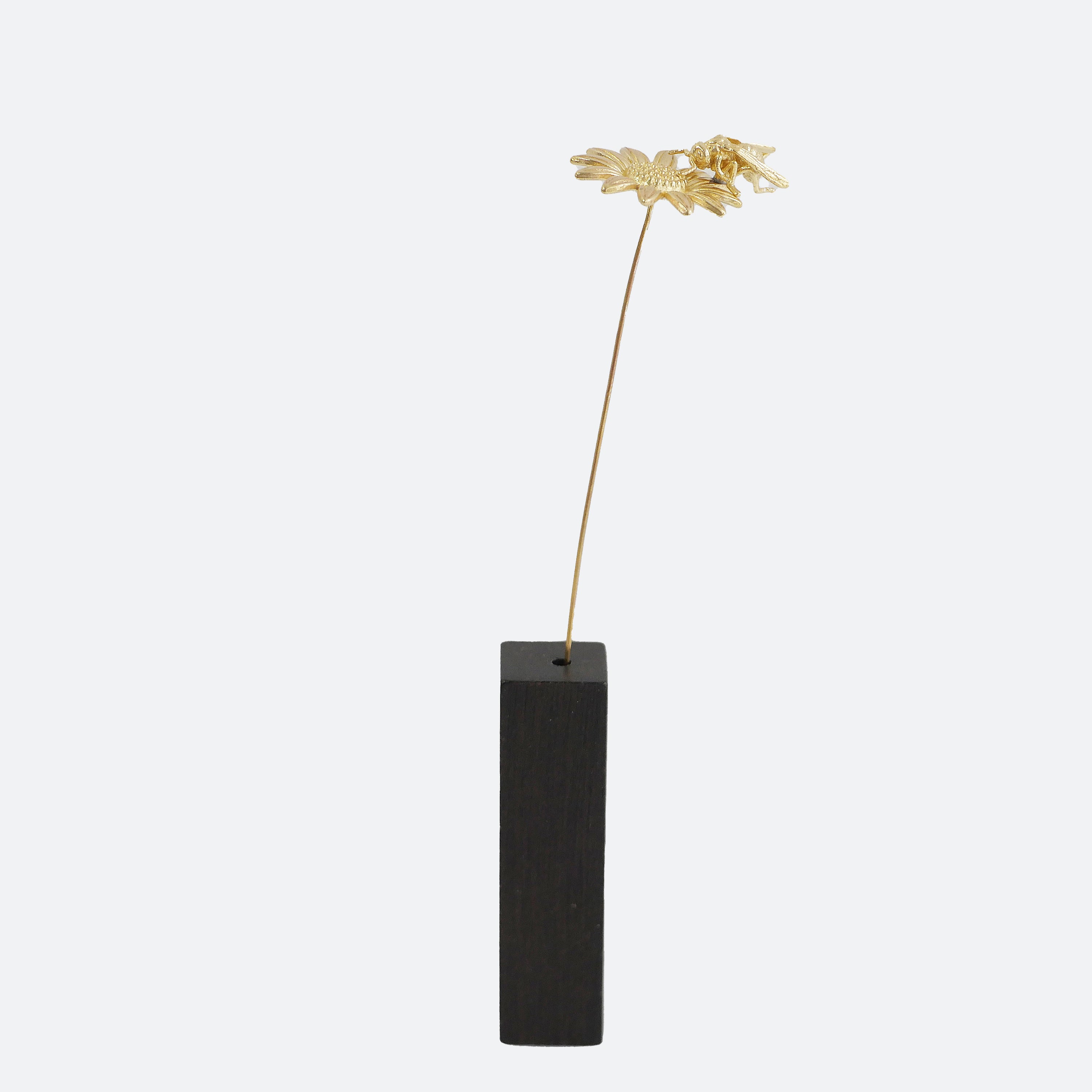 ひまわりとミツバチモチーフ 真鍮ミニオブジェ｜選べる木製花瓶付き