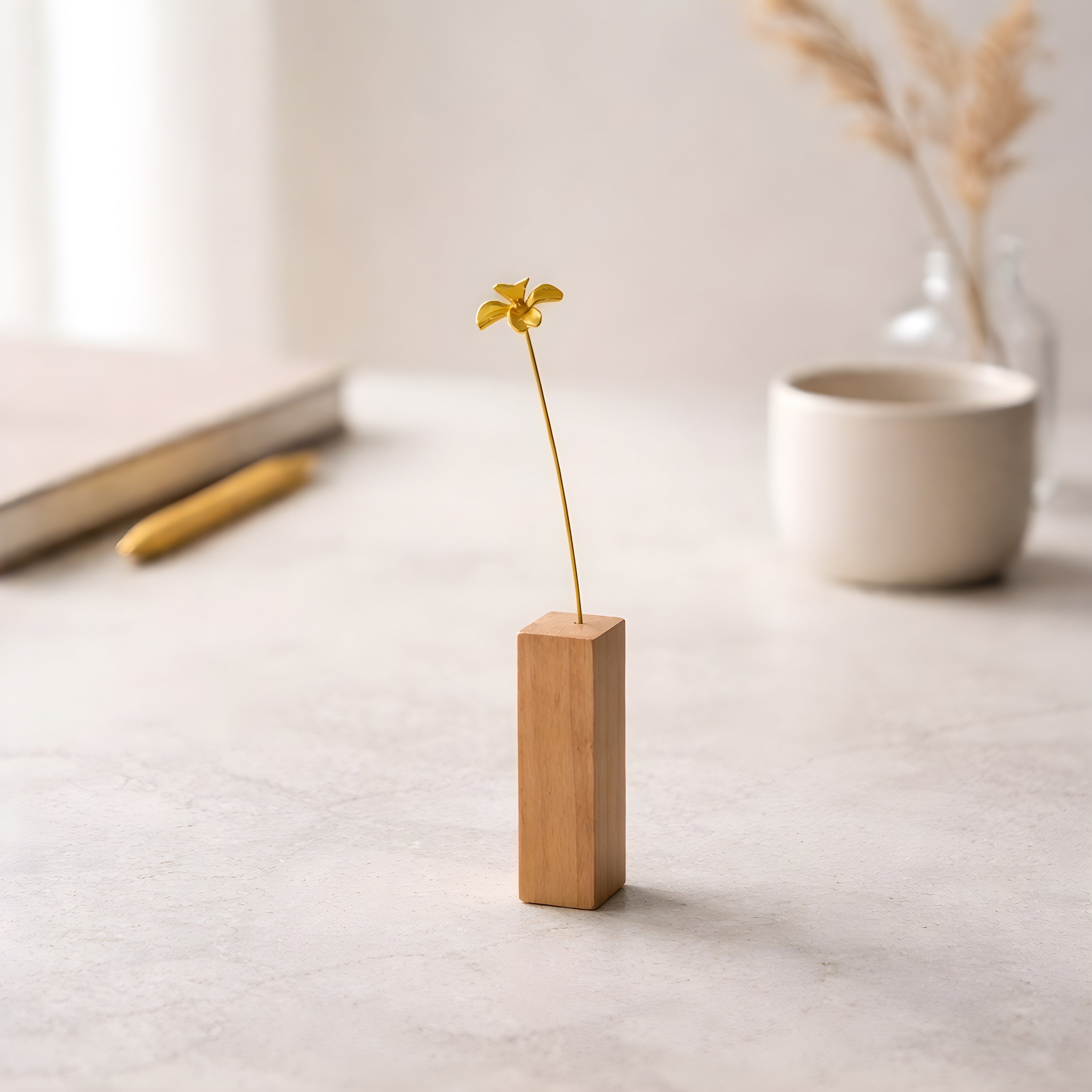 野花モチーフ 真鍮ミニオブジェ｜選べる木製花瓶付き