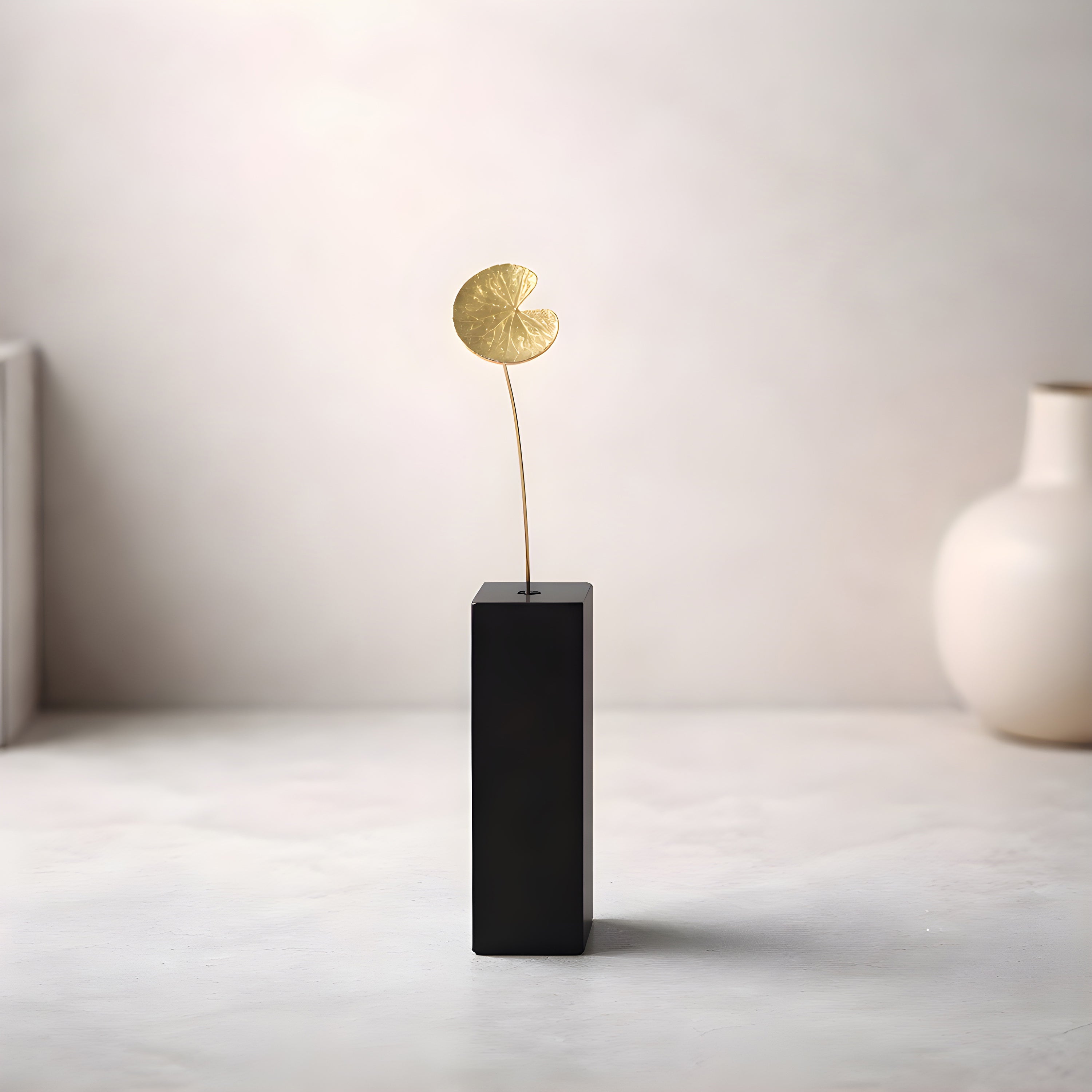 スイレンリーフモチーフ 真鍮ミニオブジェ｜選べる木製花瓶付き