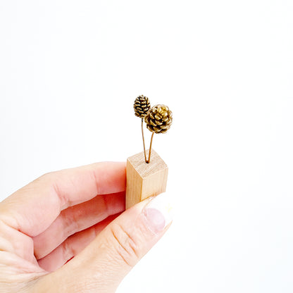 二つの松ぼっくり｜真鍮製一輪挿し オブジェ JFS02