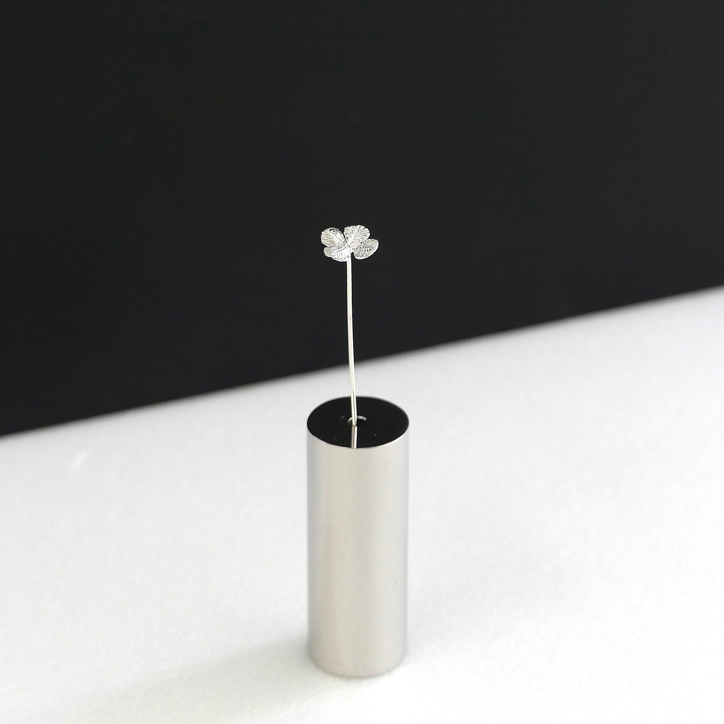 ミニ四つ葉モチーフのシルバー925製一輪挿し｜Vita Ramus Botanical Objet｜JFS002