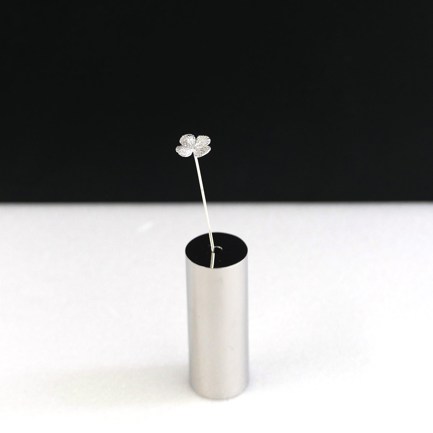 ミニ四つ葉モチーフのシルバー925製一輪挿し｜Vita Ramus Botanical Objet｜JFS002