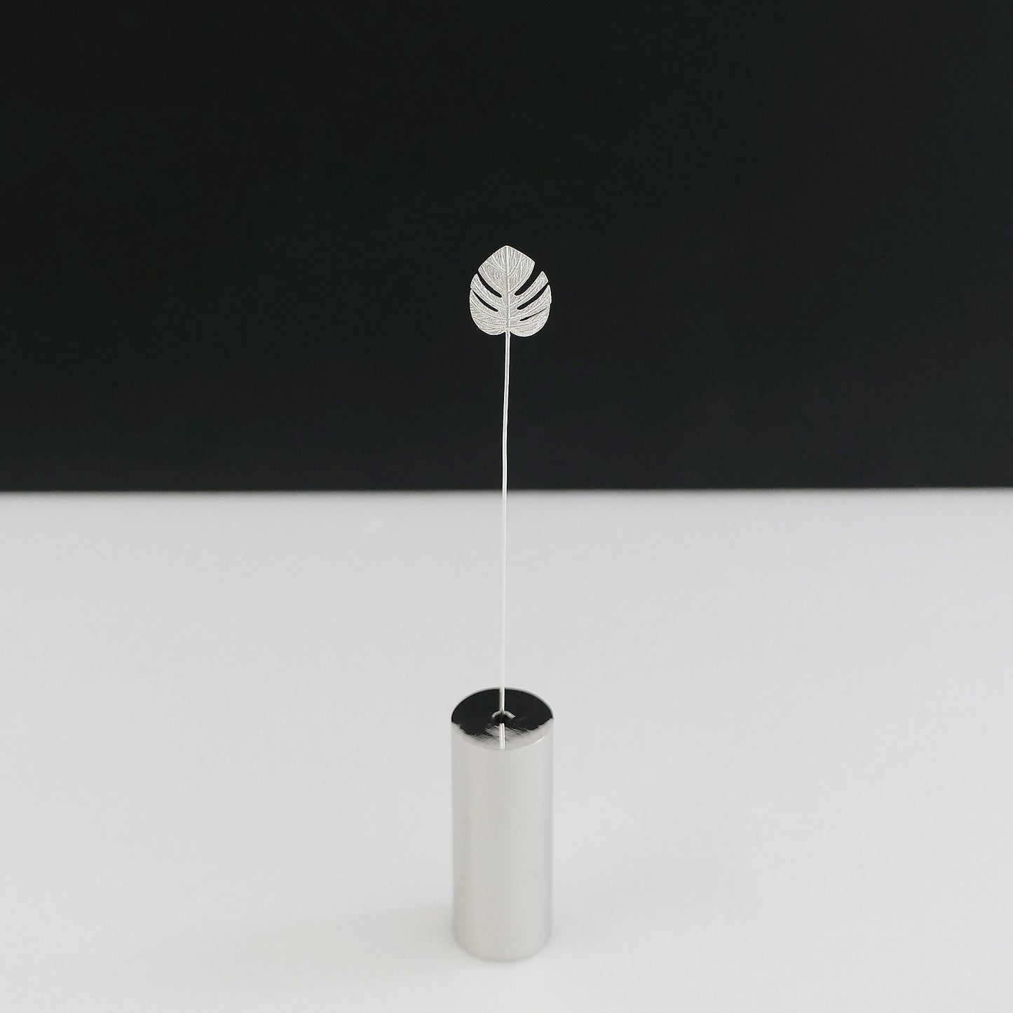 モンステラモチーフのシルバー925製一輪挿し｜Vita Ramus Botanical Objet｜JFS003