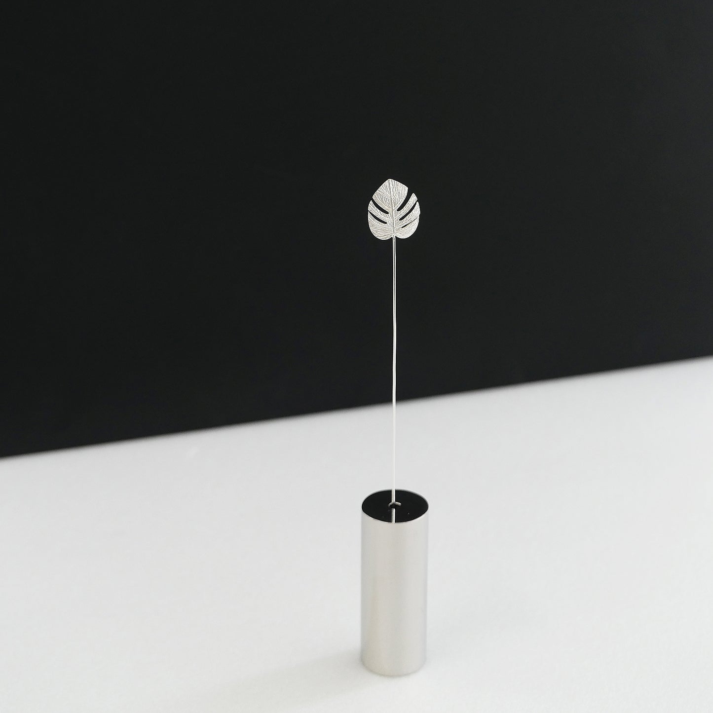 モンステラモチーフのシルバー925製一輪挿し｜Vita Ramus Botanical Objet｜JFS003
