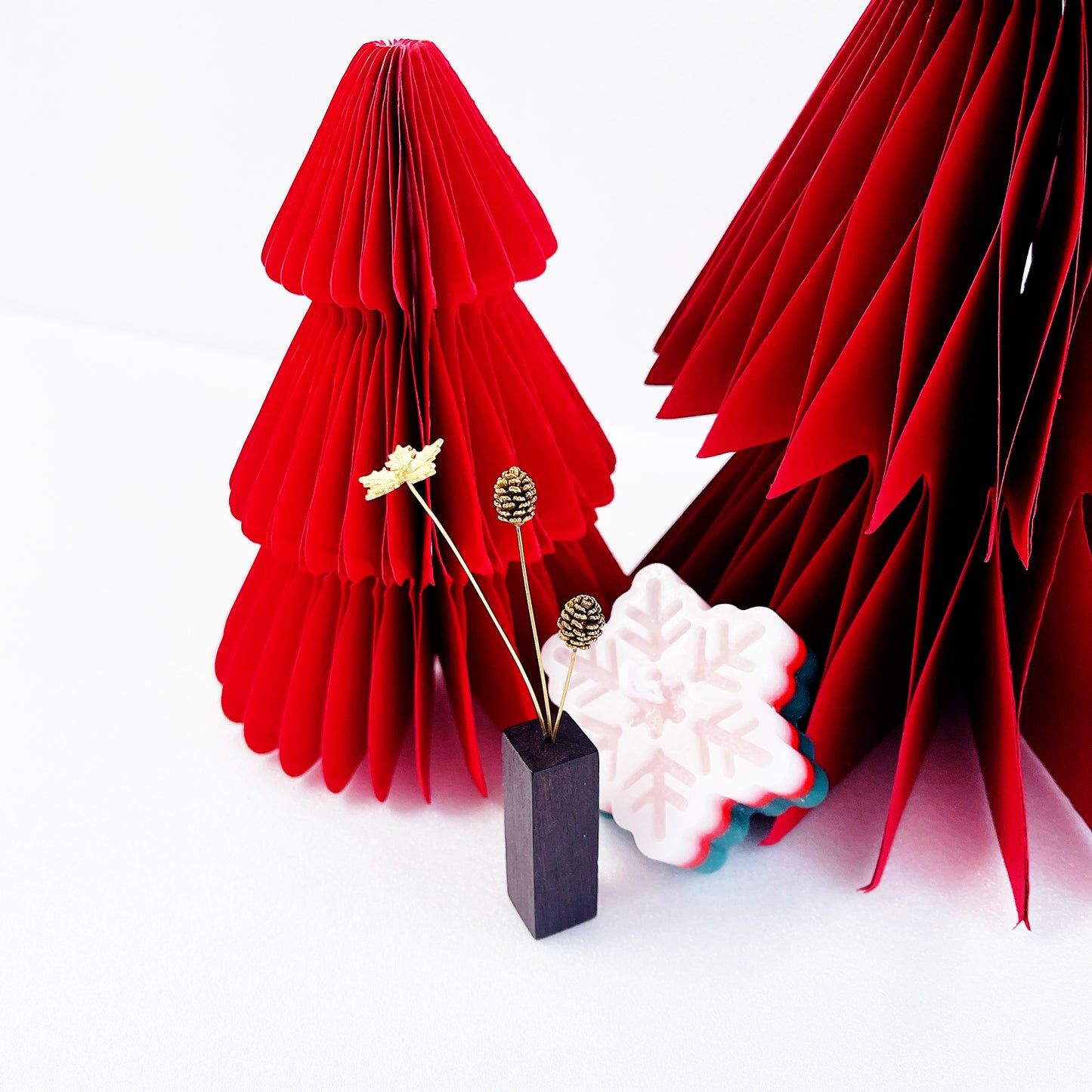 ポインセチア＆松ぼっくり｜真鍮製一輪挿し オブジェ JFS01