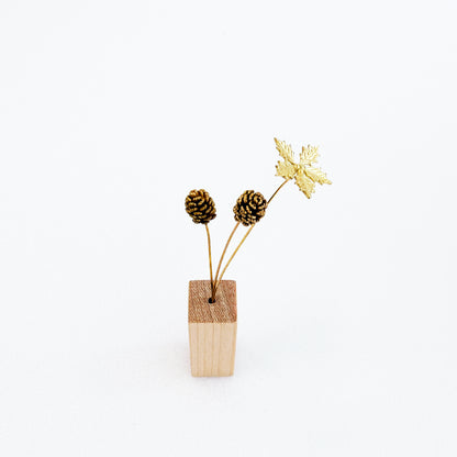 ポインセチア＆松ぼっくり｜真鍮製一輪挿し オブジェ JFS01